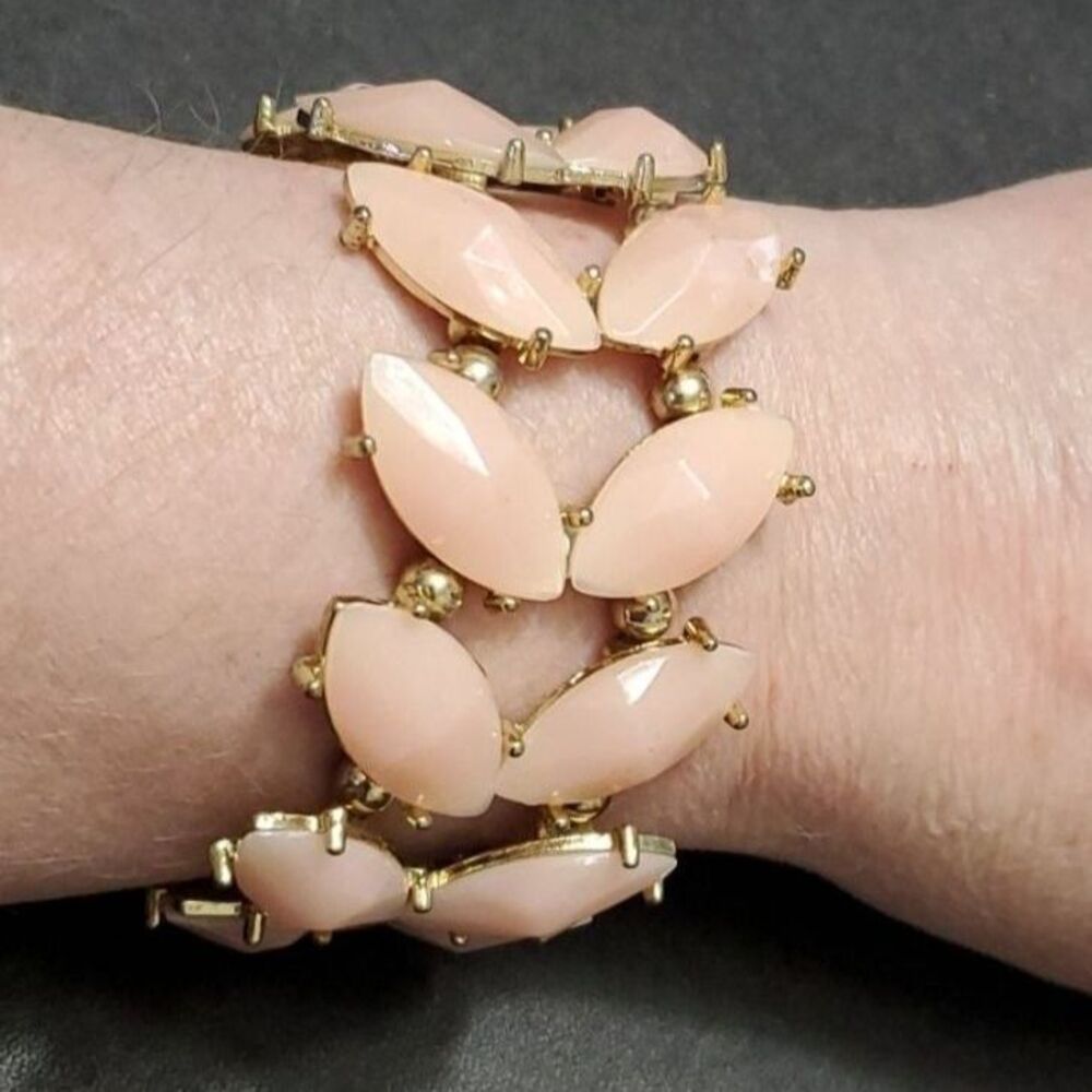 Gold tone and pink chunky stretch bracelet 7.25"